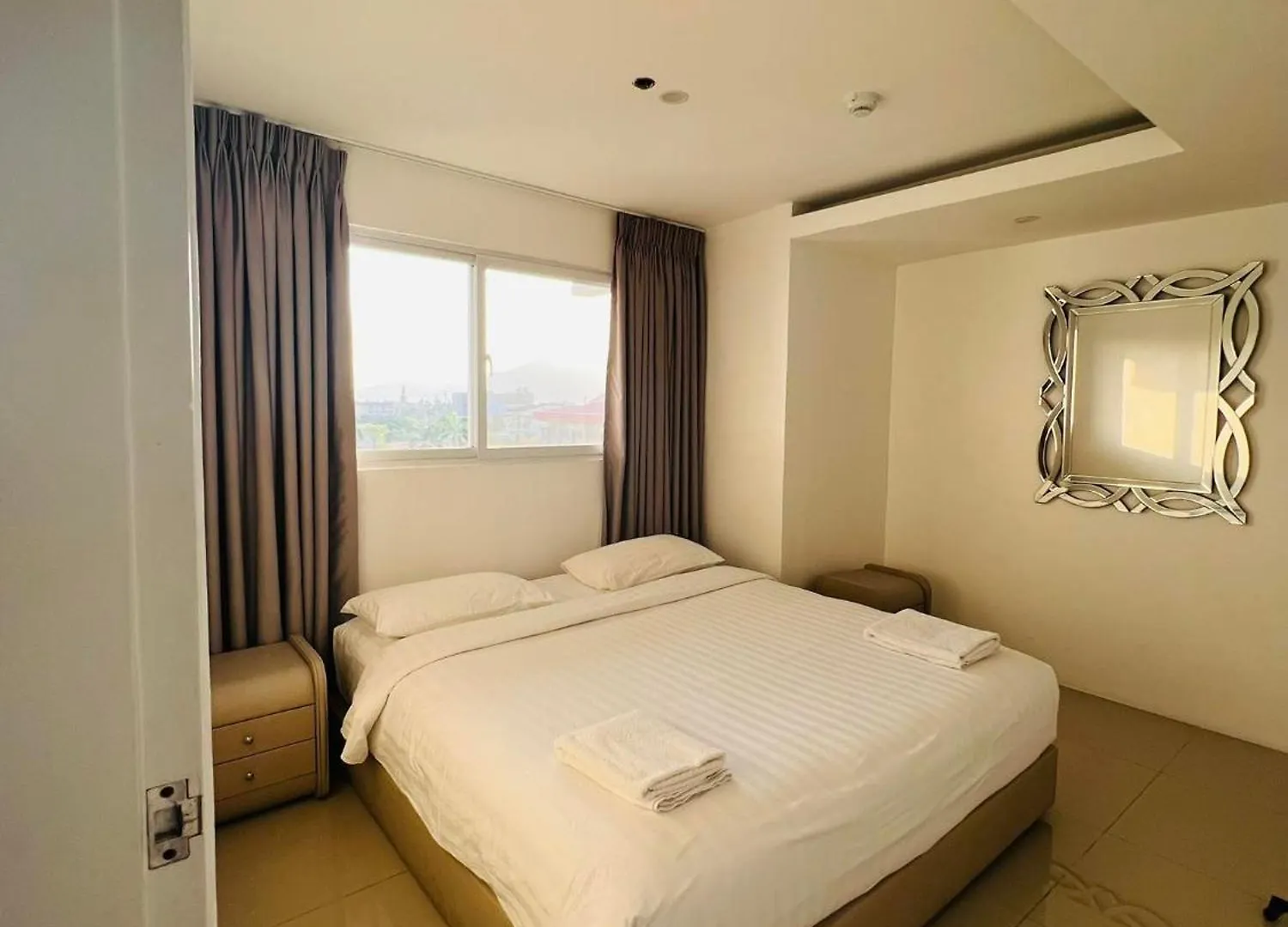 Apartment Chequers Suites Subic Bay Olongapo