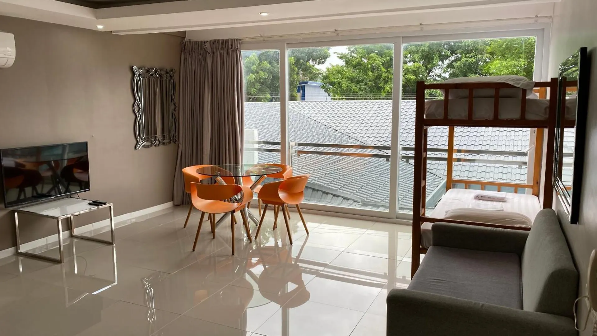 Apartment Chequers Suites Subic Bay Olongapo
