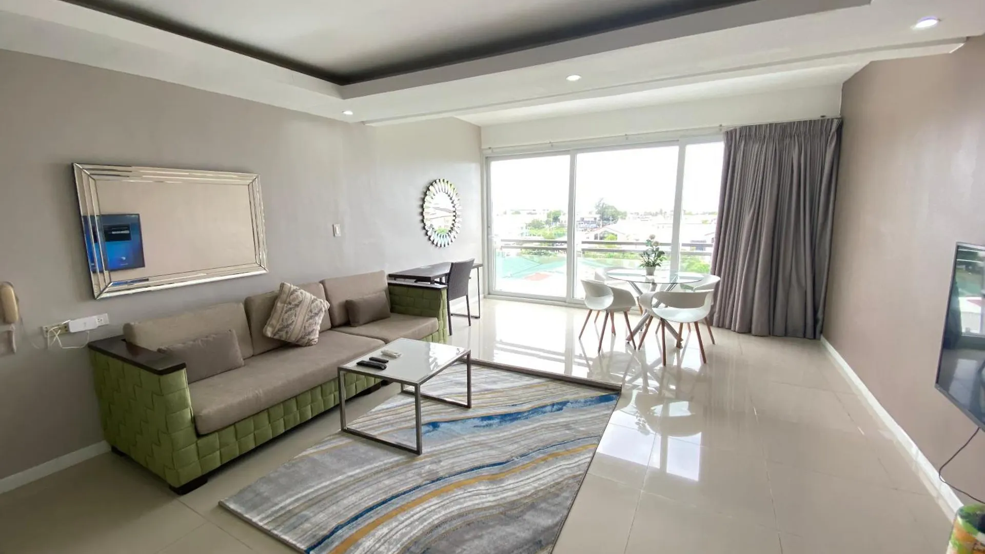 Chequers Suites Subic Bay Olongapo 0*,